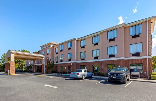 Cambridge Hotel | Comfort Inn & Suites Cambridge