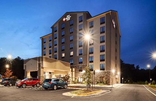 Thornburg Hotel | Best Western Plus Thornburg Inn & Suites