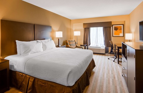 Thornburg Hotel | Best Western Plus Thornburg Inn & Suites
