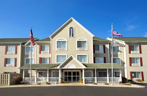Maumee Hotel | Country Inn & Suites by Radisson, Toledo, Oh