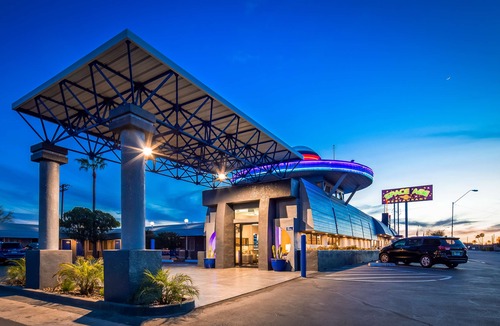 Gila Bend Hotel | Best Western Space Age Lodge