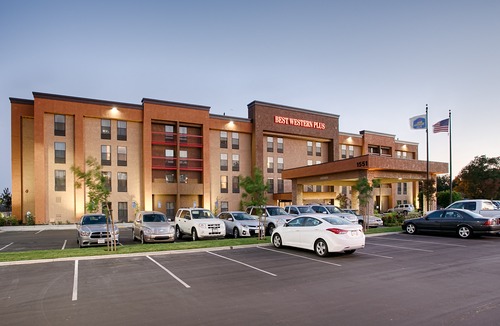 Roosevelt Hotel | Best Western Plus Fresno Airport Hotel