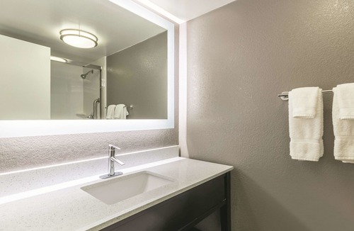 Northeast Virginia Beach Hotel | La Quinta by Wyndham Virginia Beach