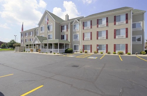 Maumee Hotel | Country Inn & Suites by Radisson, Toledo, Oh