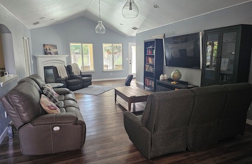 Clovis House | Spacious 4-bedroom house in delightful Clovis with WiFi, AC, Pool, Patio