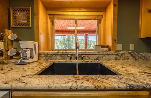 Rexford Cabin | Maggie’s Cabin – Secluded 3 BDR, w/optional boat rental