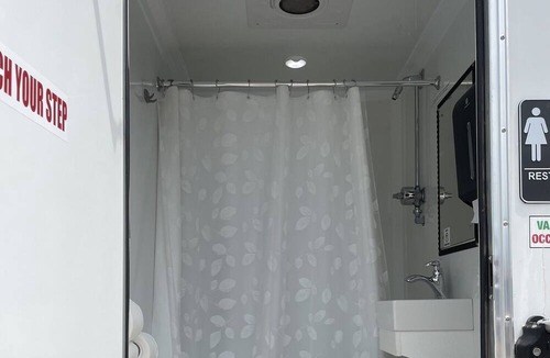 Sandusky Boat Rental | Lux Houseboat #3 at SoLSTAY