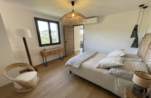 Molini House | Grande Villa Familiale, 8 Chambres, à 3 Minutes de la Plage et Commodités