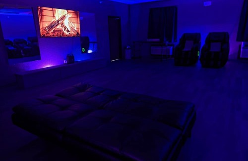 Indianapolis Apartment | Beds Are Overrated. Choose Luxury Massage Chairs. A 1 of a Kind Experience.