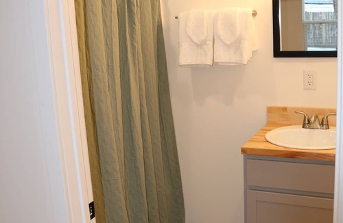 Beaver Apartment | Cozy home in Beaver, next to Tushar mountains and Eagle Point Ski Resort.