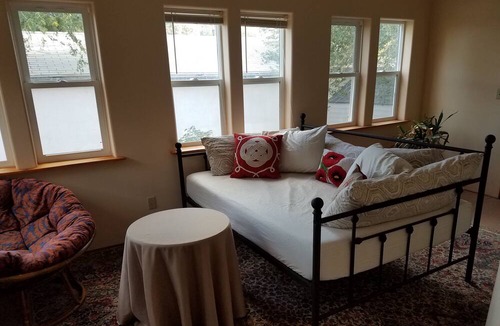 Tyrone House | Boho bungalow in Silver City historic district. 5 minute walk to downtown & WNMU
