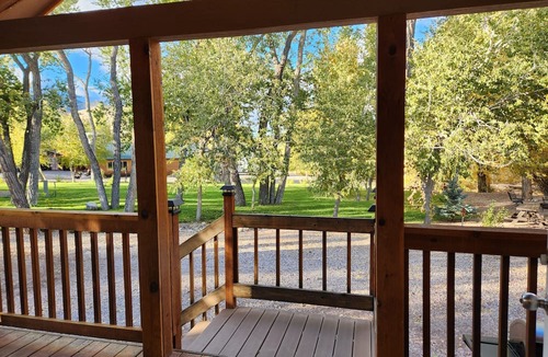 Marysvale Cabin | Cozy Creekside Cabin with King bed, Loft & Direct ATV Trail Access