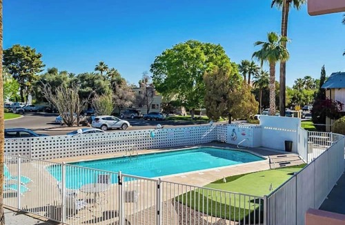 Arts District Apartment | Retro Modern 11- 1BR Apartment Old Town Scottsdale with WiFi, A/C, Outdoor Pool