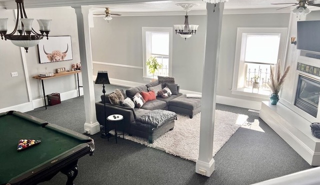 Large fully furnished corporate housing. Centrally located, plenty of parking.