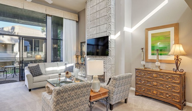 Spacious Phoenix Villa w/ Resort Amenities